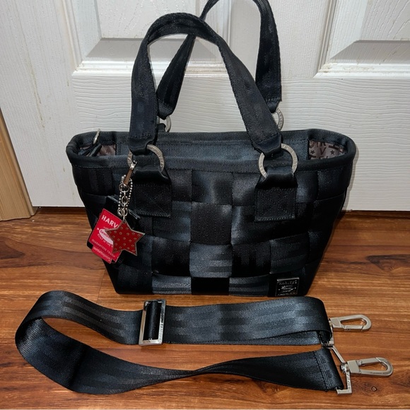 Harveys seatbelt carriage ring black with star charm - Picture 2 of 14